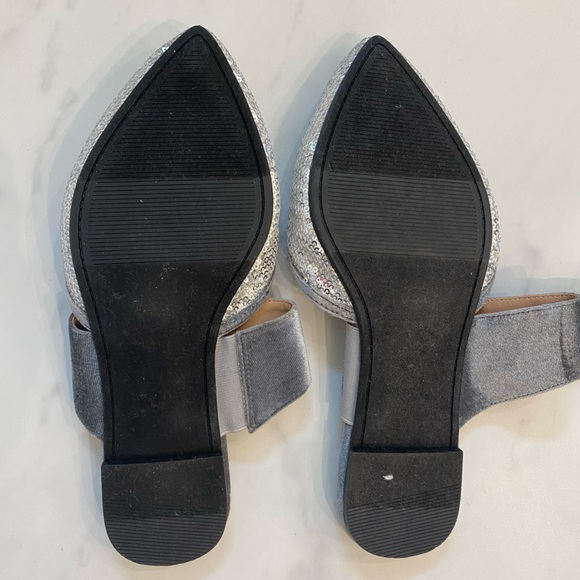 NWT Torrid Sequins and Velvet Bow Flats - Picture 2 of 4